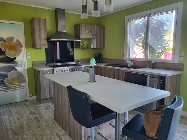 Maison à vendre 6 pièces AIRVAULT (79) Terrain 984 m²