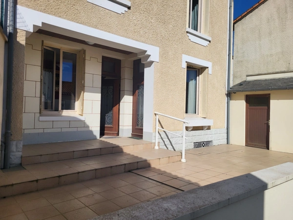 Maison à vendre 5 pièces AIRVAULT (79) TERRAIN 148 m²