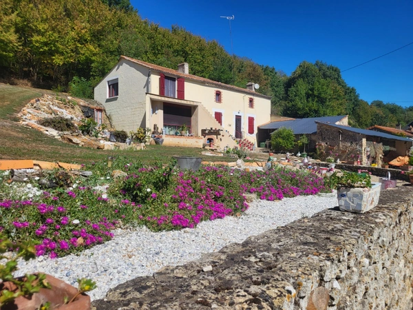 Maison à vendre 7 pièces LOUIN (79) Terrain 3064 m²