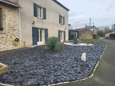 Maison à vendre 9 pièces AIRVAULT (79) Terrain clos 1208 m²