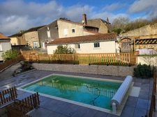 Building for sale in SAINT LOUP LAMAIRE (79) Developed plot of 3340 m²