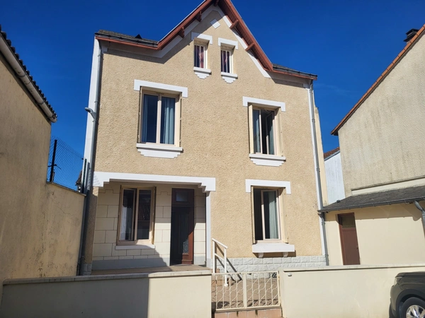 Maison à vendre 5 pièces AIRVAULT (79) TERRAIN 148 m²