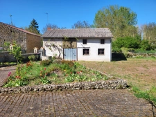 Maison à vendre 6 pièces MONCONTOUR (86) terrain 1824 m²