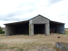 FARM BUILDINGS FOR SALE GOURGE (79) LAND 5367 m²