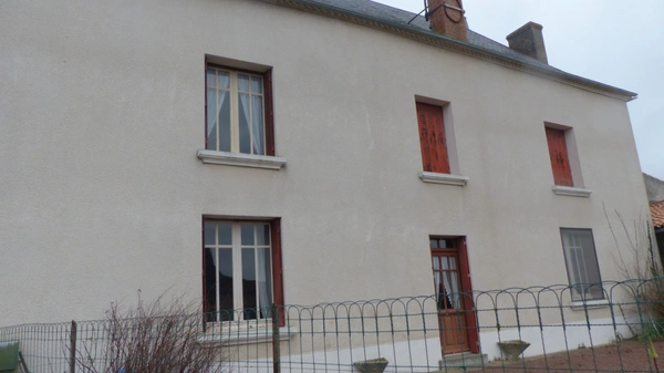 Dpt Deux Sèvres (79), à vendre proche de AIRVAULT maison P5, terrain 1335 m²