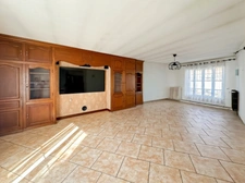 SOUPPES S/LOING proche à 5mn. Maison de caractère 7 pièces de 190 m2 sur terrain clos de 350 m2 avec garage.