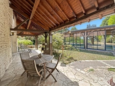 PROPRIETE À VENDRE AU SUD DE FONTAINEBLEAU A 1H15 DE PARIS