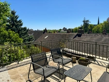 NEMOURS (77) centre ville. Maison Atypique 7 pièces de 170 m² avec extérieurs en plusieurs terrasses.