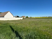 POLIGNY (77) Terrain à bâtir de 1 548 m2 - Façade de 24m