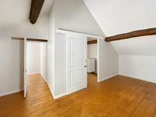 NEMOURS (77) centre ville. Maison Atypique 7 pièces de 170 m² avec extérieurs en plusieurs terrasses.