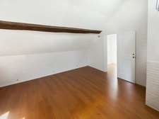 NEMOURS (77) centre ville. Maison Atypique 7 pièces de 170 m² avec extérieurs en plusieurs terrasses.