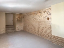 NEMOURS (77) centre ville. Maison Atypique 7 pièces de 170 m² avec extérieurs en plusieurs terrasses.