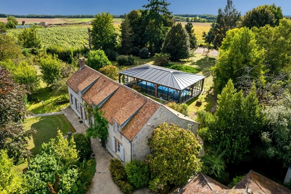 PROPRIETE À VENDRE AU SUD DE FONTAINEBLEAU A 1H15 DE PARIS