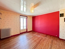SOUPPES S/LOING proche à 5mn. Maison de caractère 7 pièces de 190 m2 sur terrain clos de 350 m2 avec garage.