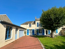 SOUPPES S/LOING proche à 5mn. Maison de caractère 7 pièces de 190 m2 sur terrain clos de 350 m2 avec garage.