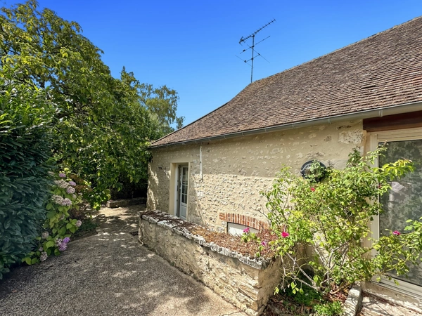 PROPRIETE À VENDRE AU SUD DE FONTAINEBLEAU A 1H15 DE PARIS