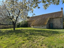 GRISELLE - Corps de ferme entier 9 bâtiments - Terrain de 4 212 m2