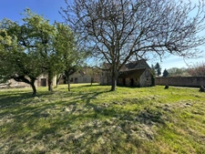 Ferrières proche à 3 mn - Corps de ferme de 4 bâtiments potentiel de 120 m2 environ sur Terrain de 1 427 M2