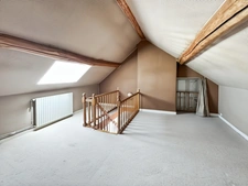 REMAUVILLE (77) Longère authentique de 131 m² sur terrain de 941 m2.