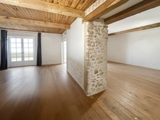 NEMOURS (77) centre ville. Maison Atypique 7 pièces de 170 m² avec extérieurs en plusieurs terrasses.