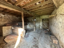 Ferrières proche à 3 mn - Corps de ferme de 5 bâtiments potentiel de 250 m2 environ sur Terrain de 2785 M2