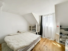 NEMOURS (77) centre ville. Maison Atypique 7 pièces de 170 m² avec extérieurs en plusieurs terrasses.