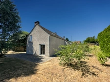REMAUVILLE (77) Longère authentique de 131 m² sur terrain de 941 m2.