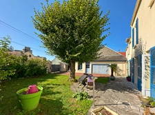 SOUPPES S/LOING proche à 5mn. Maison de caractère 7 pièces de 190 m2 sur terrain clos de 350 m2 avec garage.