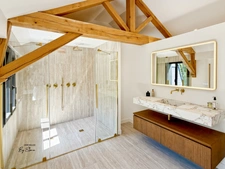Renovated Architect-Designed Villa – 20 Minutes from Paris – Overlooking Château Park – High-End Finishes