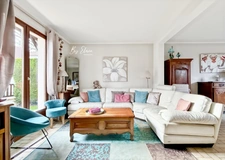 BRIGHT AND PEACEFUL FAMILY HOME – CHÂTEAU AREA – 4 BEDROOMS – LARGE POOL-READY GARDEN – CLOSE TO SHOPS, SCHOOLS, A4/A104 – RER A BUSSY-SAINT-GEORGES 5 MIN, PARIS 30 MIN