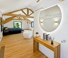 Renovated Architect-Designed Villa – 20 Minutes from Paris – Overlooking Château Park – High-End Finishes