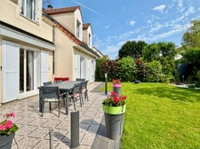 À vendre: Maison familiale indépendante dans un quartier pavillonnaire très recherché, à 10 minutes à pied du RER A
