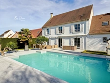 Villa 6 ch dont 2 suites, piscine chauffée, sans vis-à-vis – Claye-Souilly (Seine-et-Marne) – 2 garages – grand jardin – au calme – élégante et familiale - sans vis-à-vis – proche Disney - à vendre