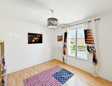 Villa 6 ch dont 2 suites, piscine chauffée, sans vis-à-vis – Claye-Souilly (Seine-et-Marne) – 2 garages – grand jardin – au calme – élégante et familiale - sans vis-à-vis – proche Disney - à vendre