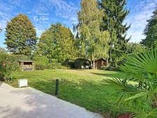 GUERMANTES – Villa d’architecte (249 m² utiles) dans le quartier du Golf de Bussy-Guermantes, beaux volumes et grand jardin