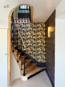 Renovated Architect-Designed Villa – 20 Minutes from Paris – Overlooking Château Park – High-End Finishes