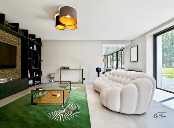 Villa d’architecte rénovée–20 min de Paris-face au parc du Château–Prestations haut de gamme