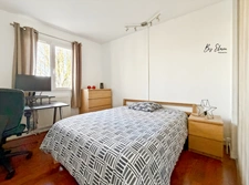 Maison de ville familiale rénovée 4ch dont 2 suites, gare à pied, Bussy-Saint-Georges (Seine-et-Marne), jardin et piscine chauffée au calme et sans vis-à-vis, proche Disney, à vendre 