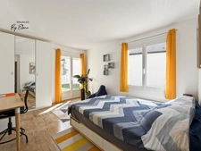 Renovated Architect-Designed Villa – Bussy Golf – Single-Level Living – 5 Bedrooms – RER A Within Walking Distance – For Sale in Bussy-Saint-Georges