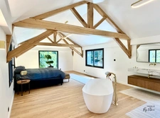 Renovated Architect-Designed Villa – 20 Minutes from Paris – Overlooking Château Park – High-End Finishes