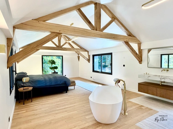 Villa d’architecte rénovée–20 min de Paris-face au parc du Château–Prestations haut de gamme