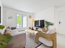 Renovated Architect-Designed Villa – Bussy Golf – Single-Level Living – 5 Bedrooms – RER A Within Walking Distance – For Sale in Bussy-Saint-Georges