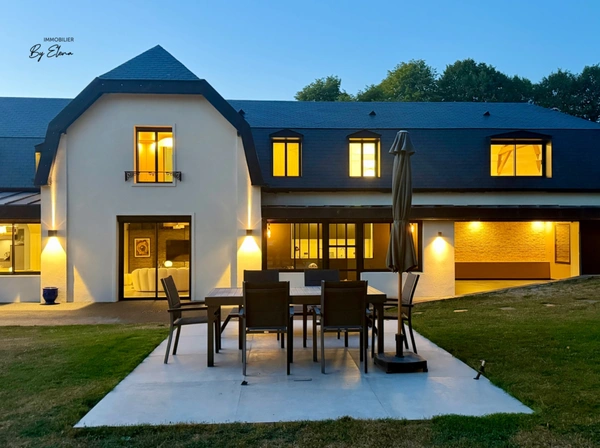 Villa d’architecte rénovée–20 min de Paris-face au parc du Château–Prestations haut de gamme