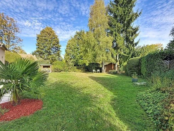 GUERMANTES – Villa d’architecte (249 m² utiles) dans le quartier du Golf de Bussy-Guermantes, beaux volumes et grand jardin