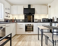 Maison de ville familiale rénovée 4ch dont 2 suites, gare à pied, Bussy-Saint-Georges (Seine-et-Marne), jardin et piscine chauffée au calme et sans vis-à-vis, proche Disney, à vendre 