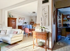 BRIGHT AND PEACEFUL FAMILY HOME – CHÂTEAU AREA – 4 BEDROOMS – LARGE POOL-READY GARDEN – CLOSE TO SHOPS, SCHOOLS, A4/A104 – RER A BUSSY-SAINT-GEORGES 5 MIN, PARIS 30 MIN