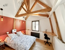Renovated Architect-Designed Villa – 20 Minutes from Paris – Overlooking Château Park – High-End Finishes