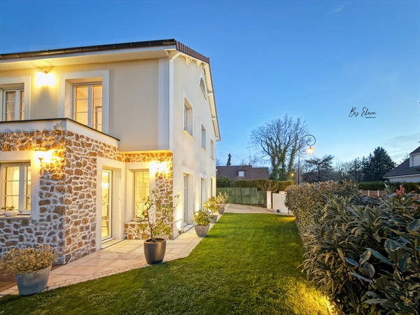 À vendre – Maison contemporaine d’exception – Récente – Prestations haut de gamme – Vue dégagée – Gouvernes - Seine-et-Marne - Disney - Val d’Europe – Sans travaux 