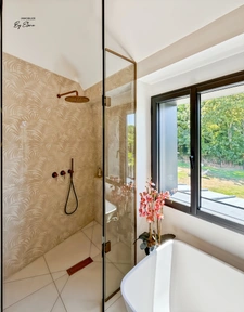 Renovated Architect-Designed Villa – 20 Minutes from Paris – Overlooking Château Park – High-End Finishes