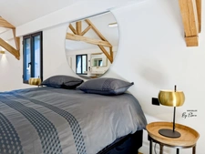 Renovated Architect-Designed Villa – 20 Minutes from Paris – Overlooking Château Park – High-End Finishes